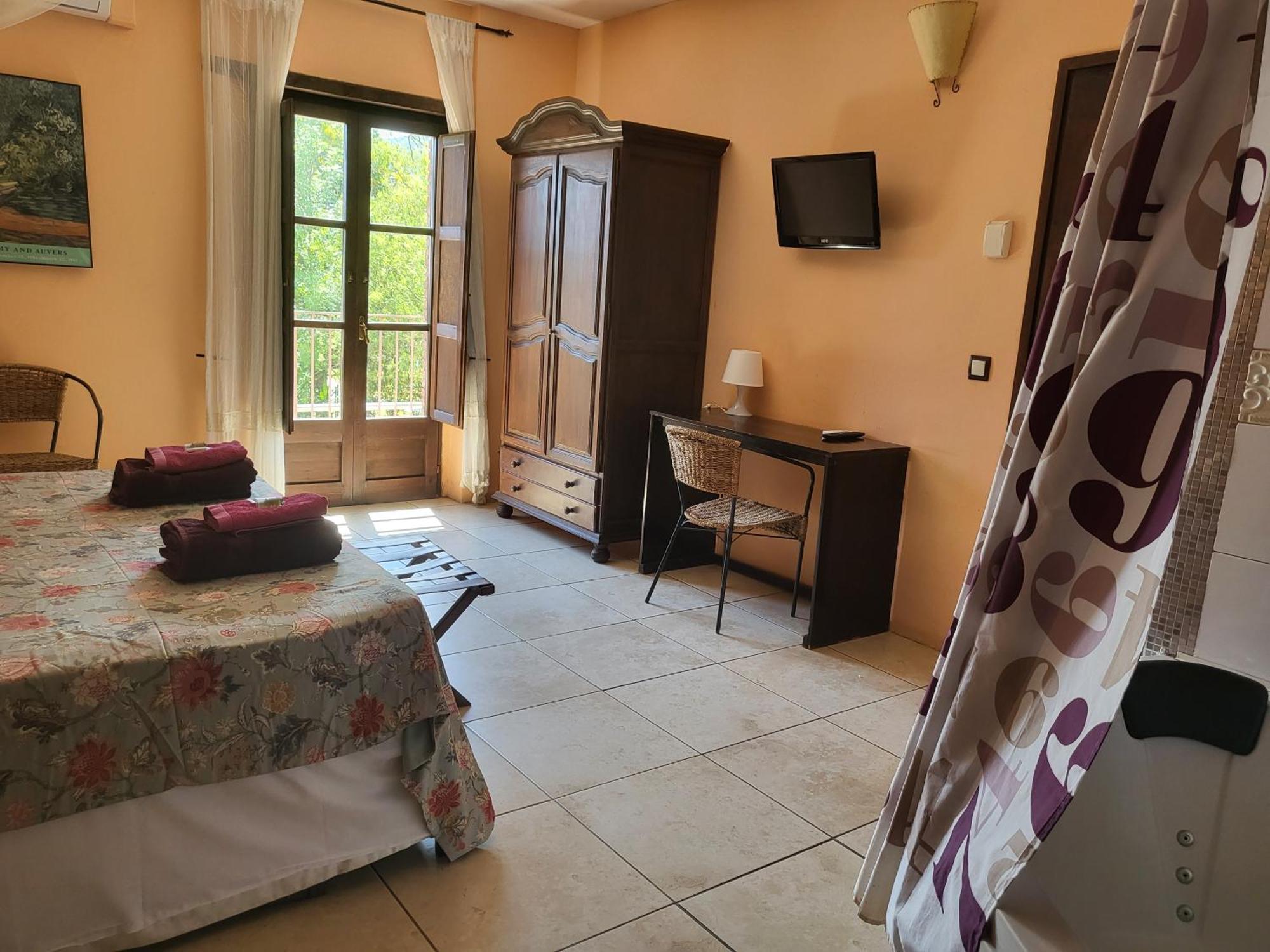 Hotel Pasteral Riu Ter La Cellera de Ter ภายนอก รูปภาพ